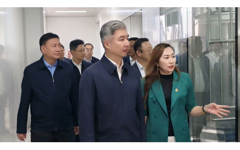 自治區黨委副書記莊嚴，自治區農業農村廳黨組書記、廳長王建一行蒞臨企業調研